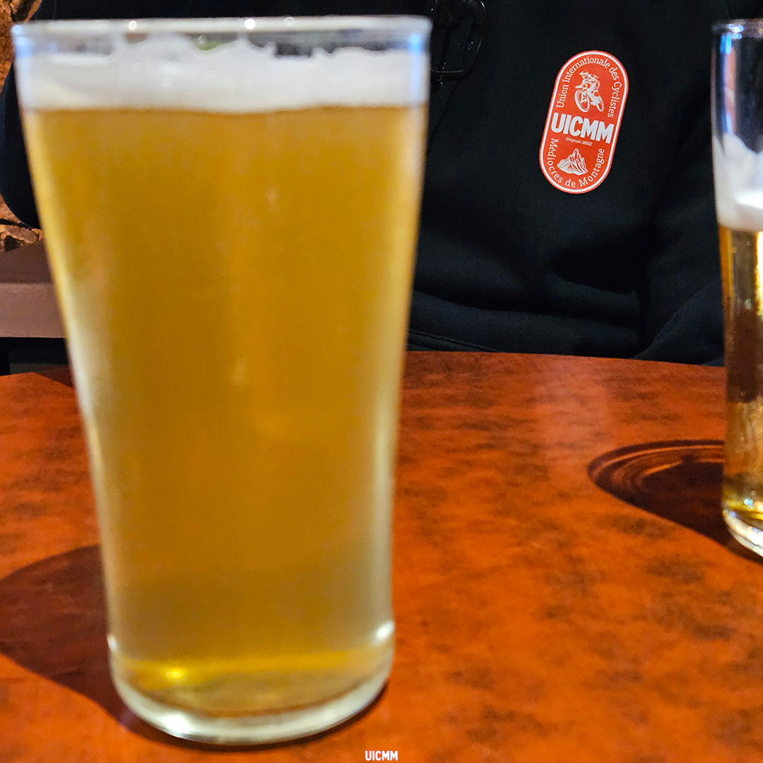 Carb loading @uicmm style - nothing better than a @gageroadsbrewco Single Fin to get into the mood for @capetocapemtb 2025.
...
...
#CapeToCapeMTB #UICMM #GoodTimesRolling #JustAnotherDayInWA #MargaretRiver #MTBLife #MTBWesternAustralia